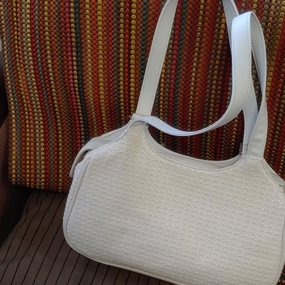 Hand bag - Picture 3 of 4